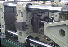 模板采用有限元分析，優(yōu)化設計